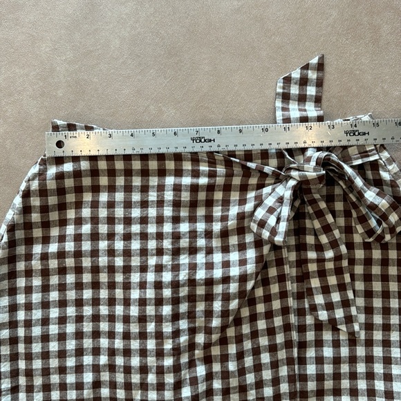 DownEast Linen Blend Wrap Skirt • size 10 - Picture 3 of 7